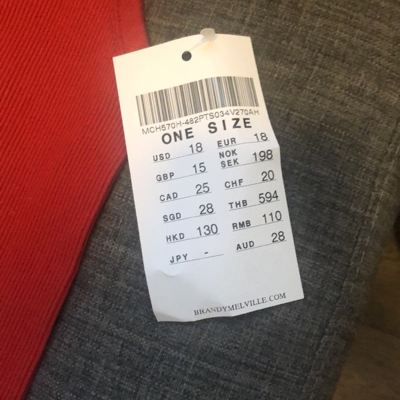 brandy melville red beyonca swiss deer tank - Picture 2 of 3